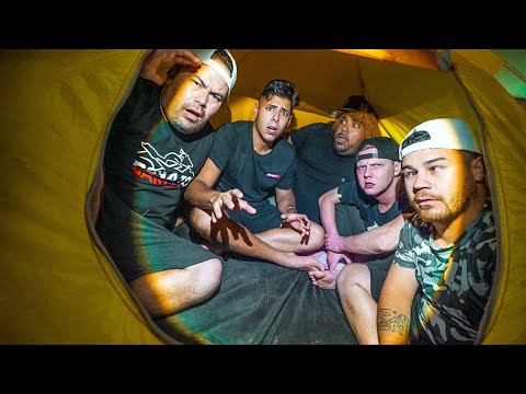 HISTORIAS DE TERROR NA BARRACA NA CASA DO LAGO 6