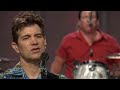 Chris Isaak - Let Me Down Easy (Live)