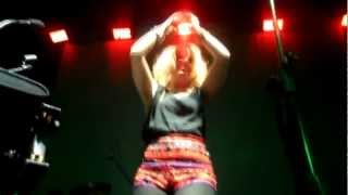 Little Boots - Shake Live from chile