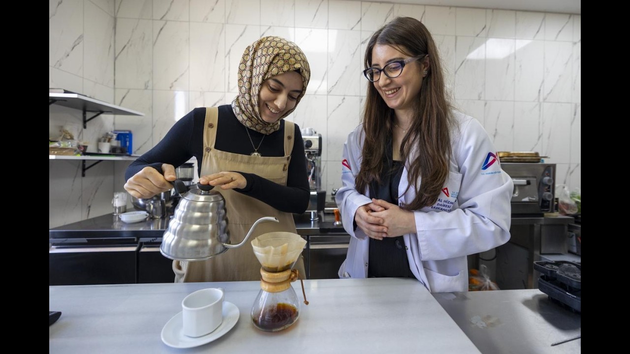 MERSİN BÜYÜKŞEHİR’DEN KAHVE TUTKUNLARINI SEVİNDİREN EĞİTİM ‘KAHVE YAPIMI VE SUNUMU’