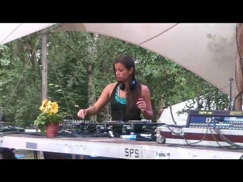 Fusion Festival 2009 Goa Floor - DJane Aliye & Kimie [HQ]