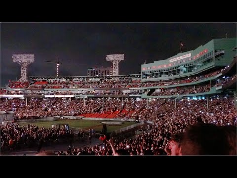 Crowd Singing Bohemian Rhapsody Before Green Day Gig, Hella Mega Tour@Fenway Park, Boston, 08/05/21