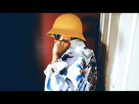 Nejma Nefertiti ~ "Dramatic Waves Freestyle"