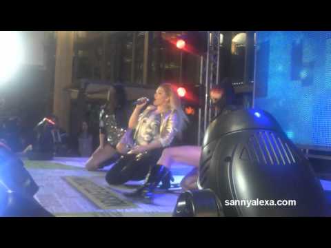 Sanny Alexa в The Mall - 21.02.2013