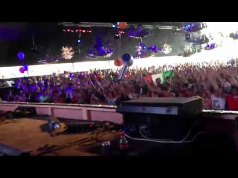 Nari & Milani Tomorrowland Tiesto, Nari & Milani, Delayers - Move﻿ to the rhythm!