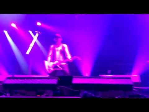 Kabát - Malá dáma, Shořel náš dům