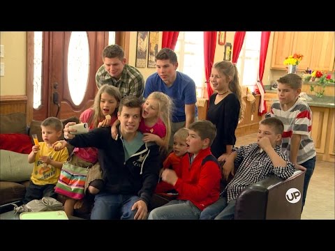 Bringing Up Bates - Checking In (Sneak Peek Scene)