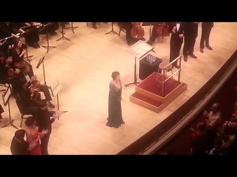 Applause for Mariella Devia at Carnegie Hall
