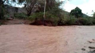 preview picture of video 'Rio Crecio de Valle de guanape'