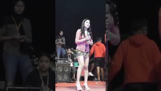 Download lagu mieke yolanda hasoe angel #dangdutvertikal #hasoeangel #shorts mp3