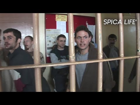 Dans l'enfer des prisons, la loi du plus fort