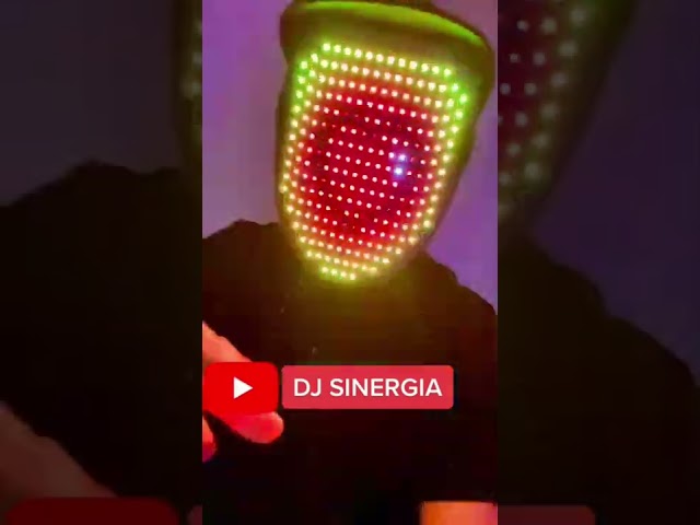 Vídeo relacionado con WIdlarms Máscara de plástico para adultos estilo DJ que cubre la mitad de la cara - Máscara de disfraz para Halloween, cosplay y fiestas (blanca)