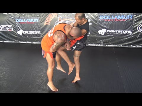 Mae Mai Muay Boran Technique: Hak Kor Erawan
