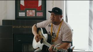 Vaniah Toloa - Efiafi I Peau Ongo'i Vale (Official Music Video)