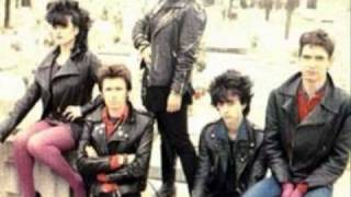 ALASKA Y LOS PEGAMOIDES  - VICKY - La movida Madrileña sigue viva