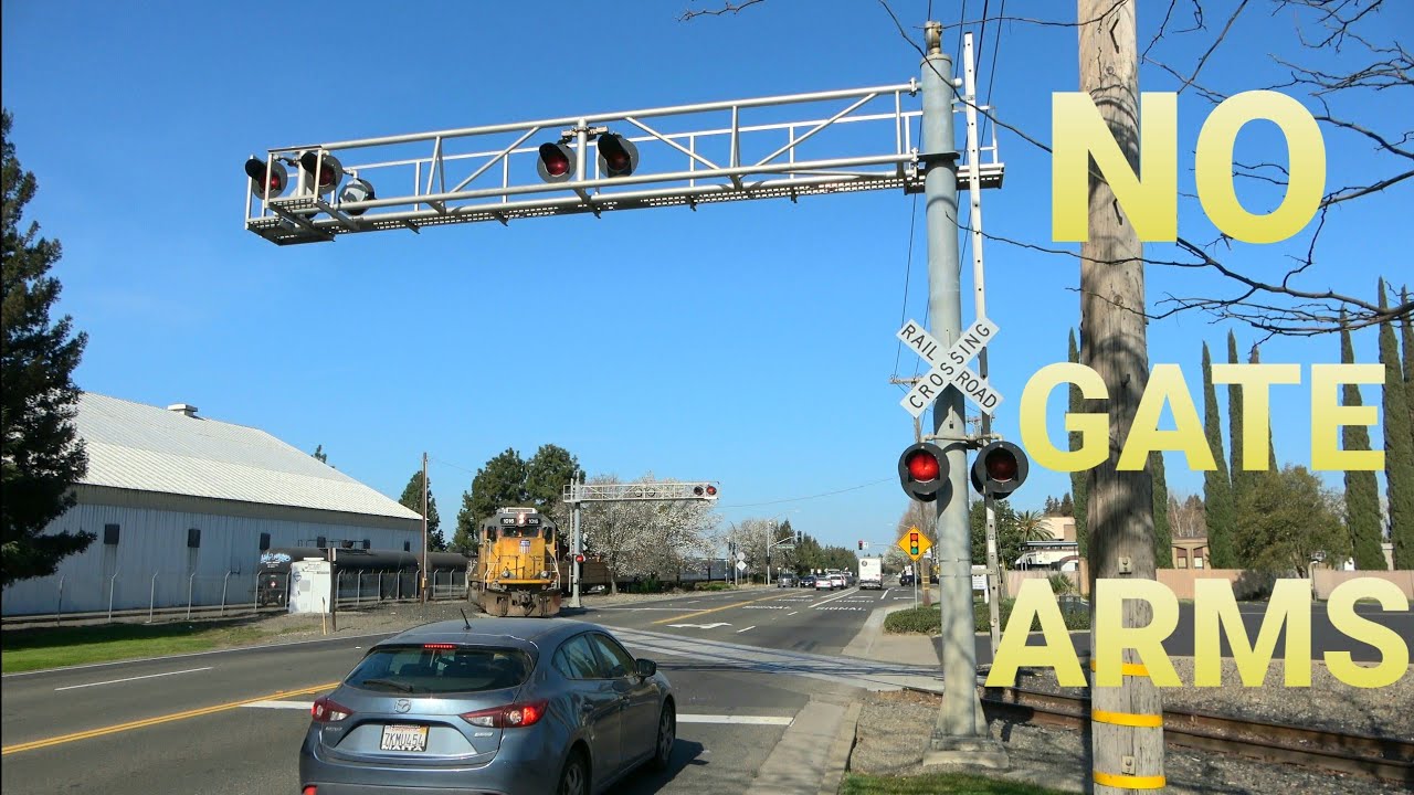 No Gate Arm Railroad Crossings Compilation, USA Railroad Crossings [4K UHD]