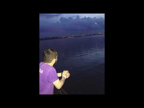 Yani hayat durmaz sen üzüldün diye