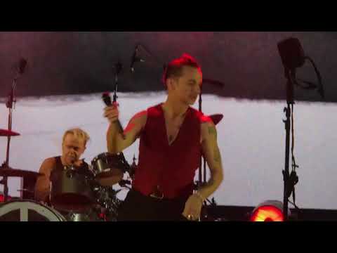 Depeche Mode performing a cover of Heroes at Santa Barbara Bowl on 10/2/17