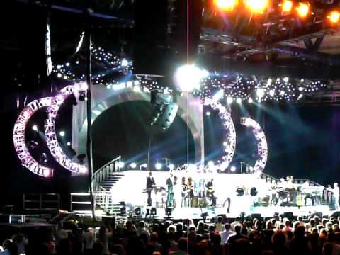 Whitney Houston - Million Dollar Bill (Live in Stuttgart) May 22nd, 2010 *EXCLUSIVE* [HQ]