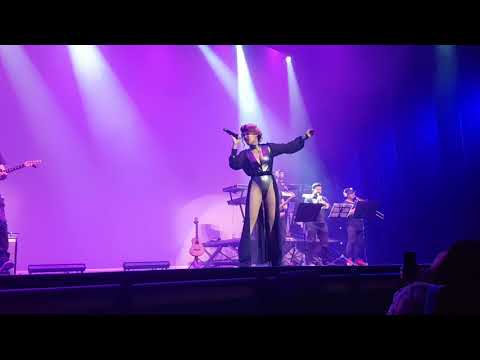 Leilah Moreno canta Whitney Houston (I Have Nothing)