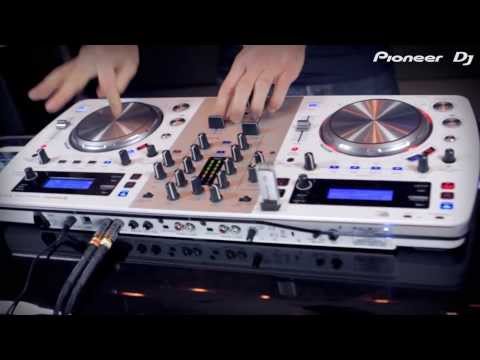 Pioneer Wi-Fi DJ System XDJ-AERO-W Pearl White DJ Antonin performance