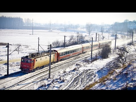 Winter trains near Dolhasca [December, 2014]