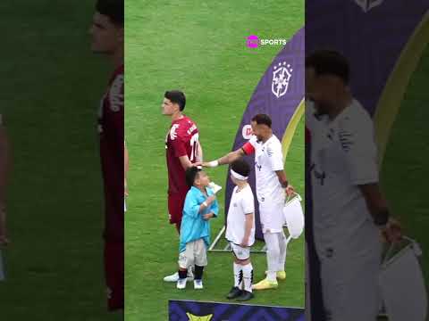 A CRIANÇA DEU UM SALVE NO NEYMAR E MANDOU O PASSINHO KKKKKKKK #shorts