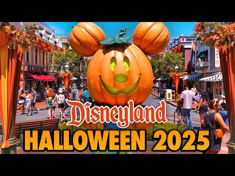 Disneyland Halloween 2025 - Walkthrough, Snacks, Merch & Haunted Mansion Holiday [4K POV]