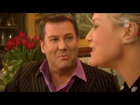 Inas Nacht (Folge 37: 24. September 2011) mit Jens Riewa, Tim Neuhaus & The Cabinet, Roberto Blanco