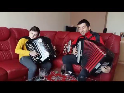 SKOLA HARMONIKE BOJAN NESIC-UCENIK STEFAN MILOSAVLJEVIC-RASIRI RUKE