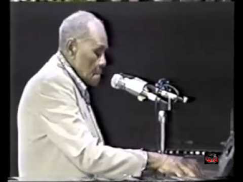 Sunnyland Slim  - You Put That Thing On Me (1984 - live viideo)