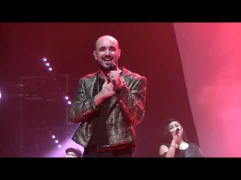 Abrazándonos - Abel Pintos y Francisca Valenzuela, Ópera