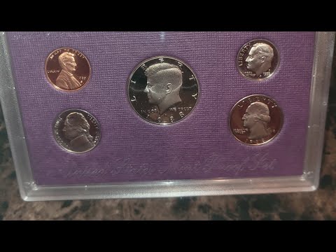 THE US COINS OF 1988! **MINT AND PROOF SET**