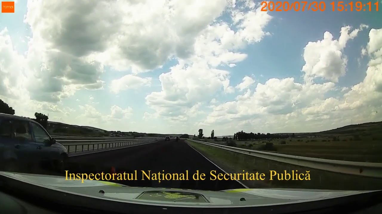 Deplasare haotic? ?i cu 220 de kilometri la ora: Un motociclist, retinut de oamenii legii