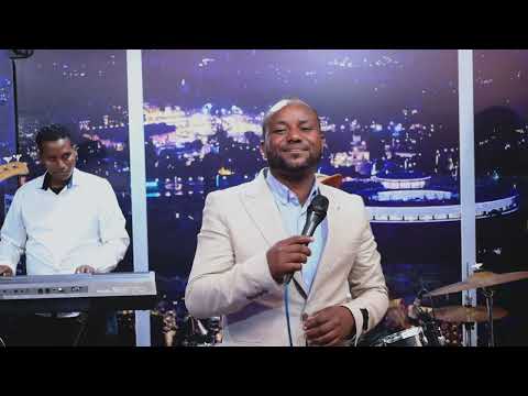 Milkii Girmaa - Ashaa || Live Performance || Mako Bili Show