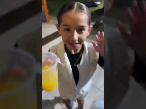 Cómo hace una milipili en el baile? Así 😂😂😂