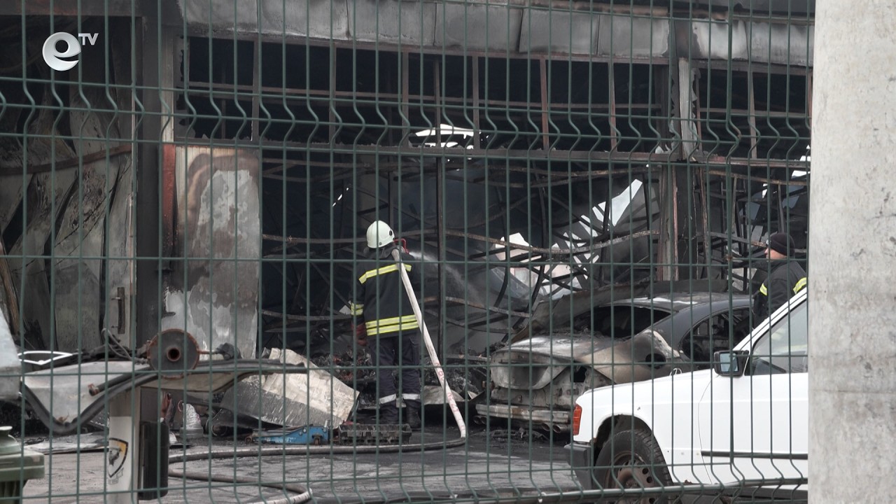 Пожар изпепели автоморга в Хасково