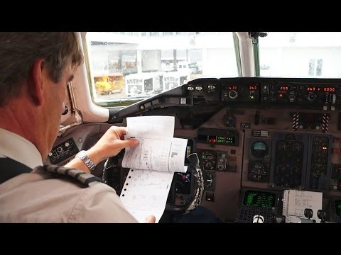 (Cockpit view) SAS McDonnell Douglas MD-82 Takeoff @ Munich - Franz Josef Strauss Airport