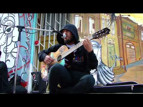 Angelo Escobar - Por allá y por aquí