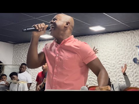 ELE REALMENTE TEM UM NEGÓCIO DIFERENTE COM O CÉU 😭 - Renan Braz - Culto de Gratidão - Breno Aguiar