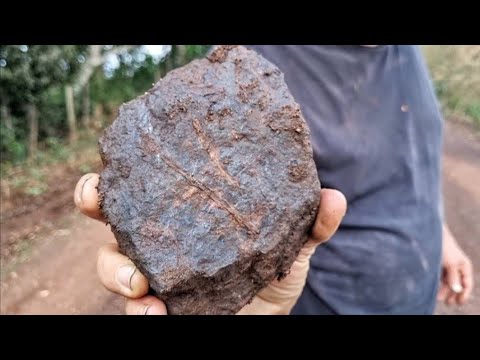 VEJA O VALOR QUE TEM ESSA PEDRA PRETA