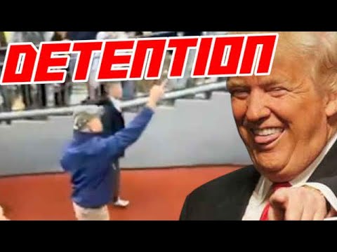  Tim Walz Flips Off Trump Supporting Michigan Students Who Heckled Him 