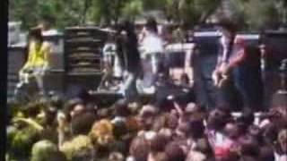 Ramones - I Want You Around (Live - 1979)