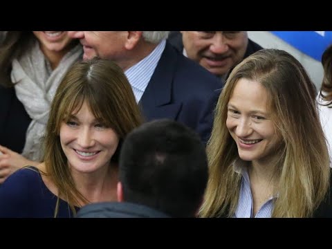 Consuelo a 42 ans : qui est la petite sœur de Carla Bruni ?