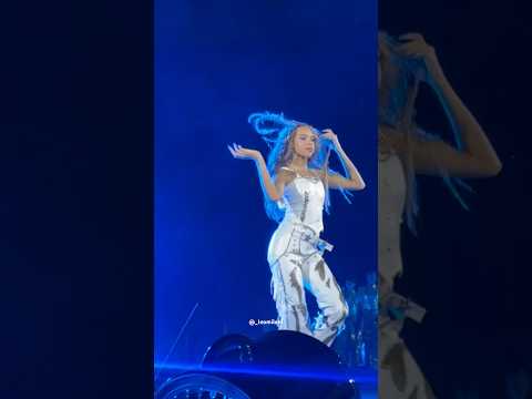 *NEW OUTFIT* The supermodel Blue Ivy stunning in Paris (Night 1) Cowboy Carter Tour #blueivy #live