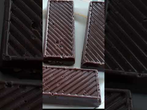 3 Ingredient Keto Chocolate Crunch Candy Bar (Nut Free And Gluten Free)
