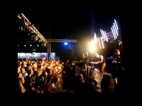 Addicted Kru Sound ft. Lola @ Crammerock 2011