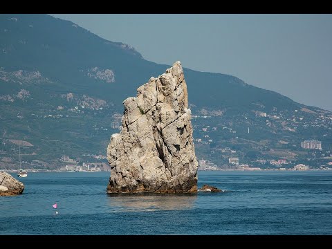 «Ey, güzel Qırım»  --- ''Oh, Beautiful Crimea'"  a  Crimean Tatar folk song.