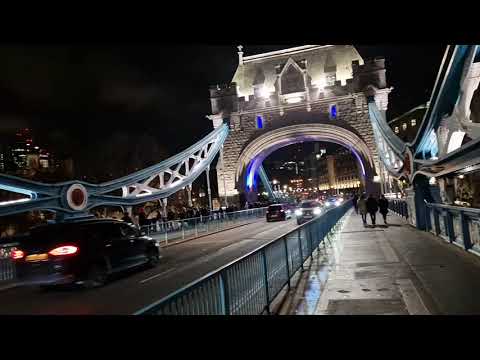 20221221 190139  On Tower Bridge with Kannan & Risha