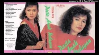 Download lagu Titiek Nur - Sebotol Minuman mp3